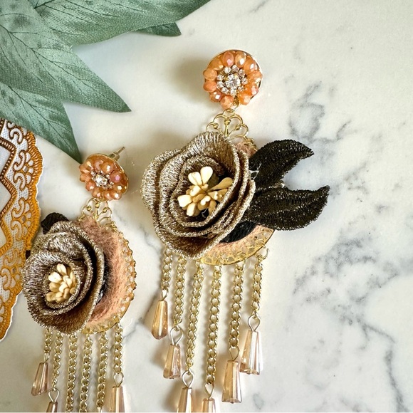 2/$30🌵Rustic French Country Flower Earrings Long Beaded Tassel Floral NEW - Picture 10 of 12